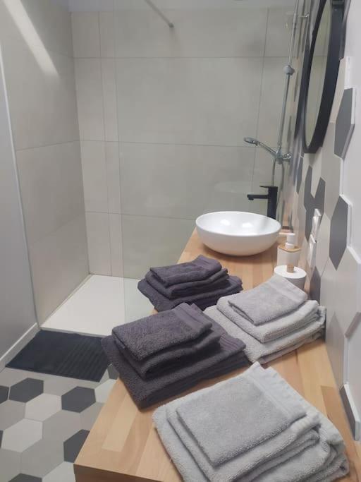 Le Petit Pied A Terre Du Luberon Leilighet Mérindol Eksteriør bilde