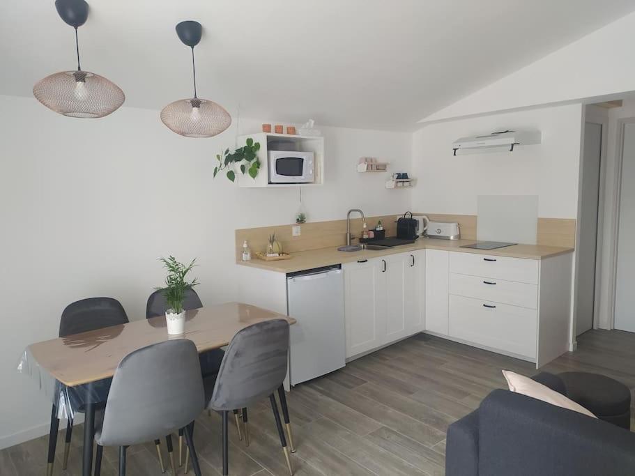 Le Petit Pied A Terre Du Luberon Leilighet Mérindol Eksteriør bilde